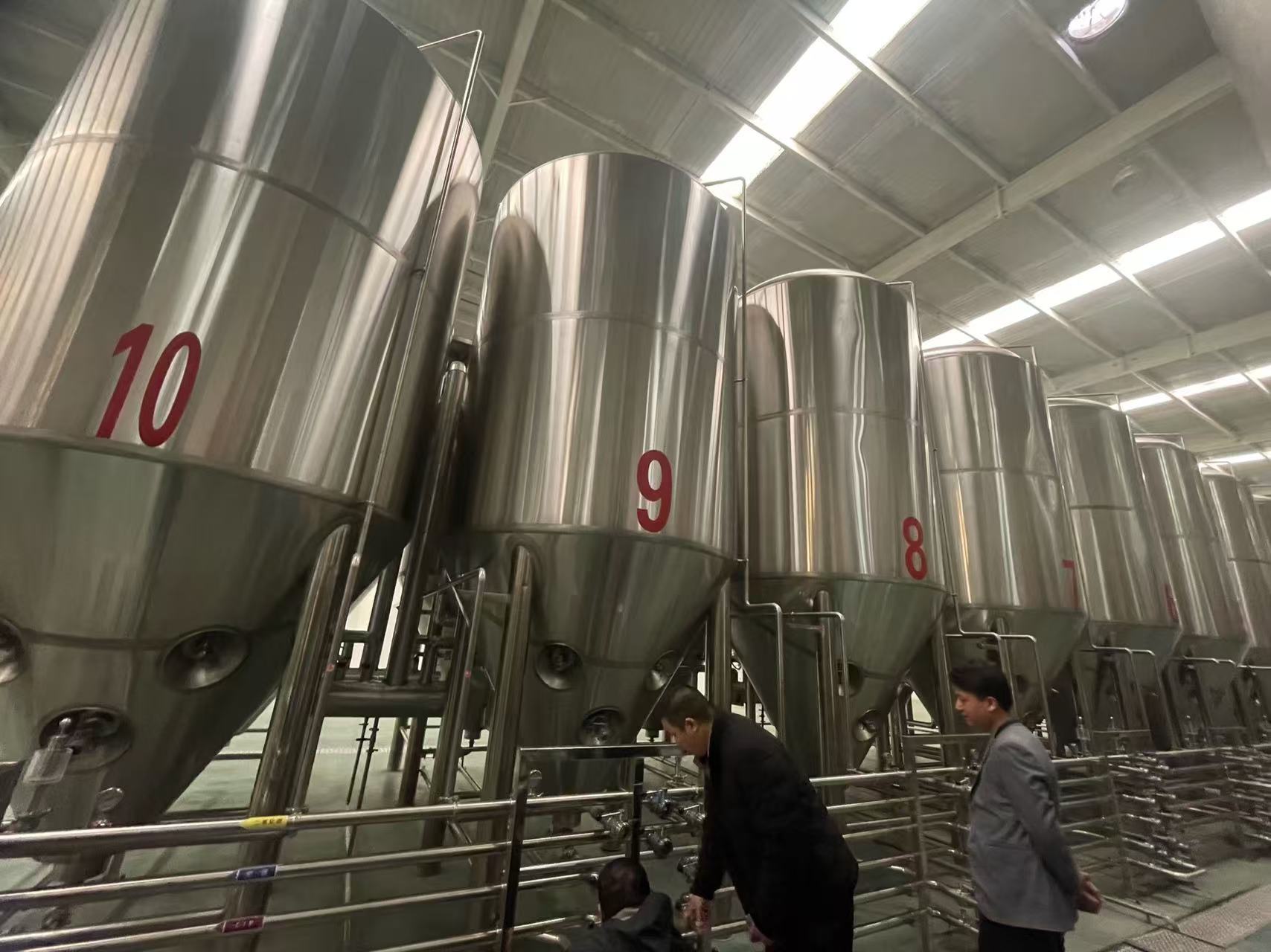 洮南精酿啤酒设备厂—平面布置、设备设计、制造、调试、培训等一条龙服务